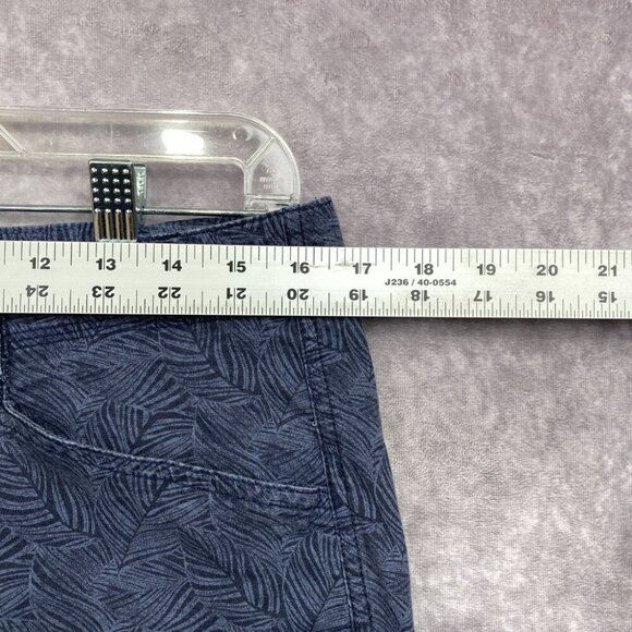 L.L. Bean Cargo Shorts Womens 12 Reg Blue Floral All Over Print Hiking Stretch - Picture 7 of 9